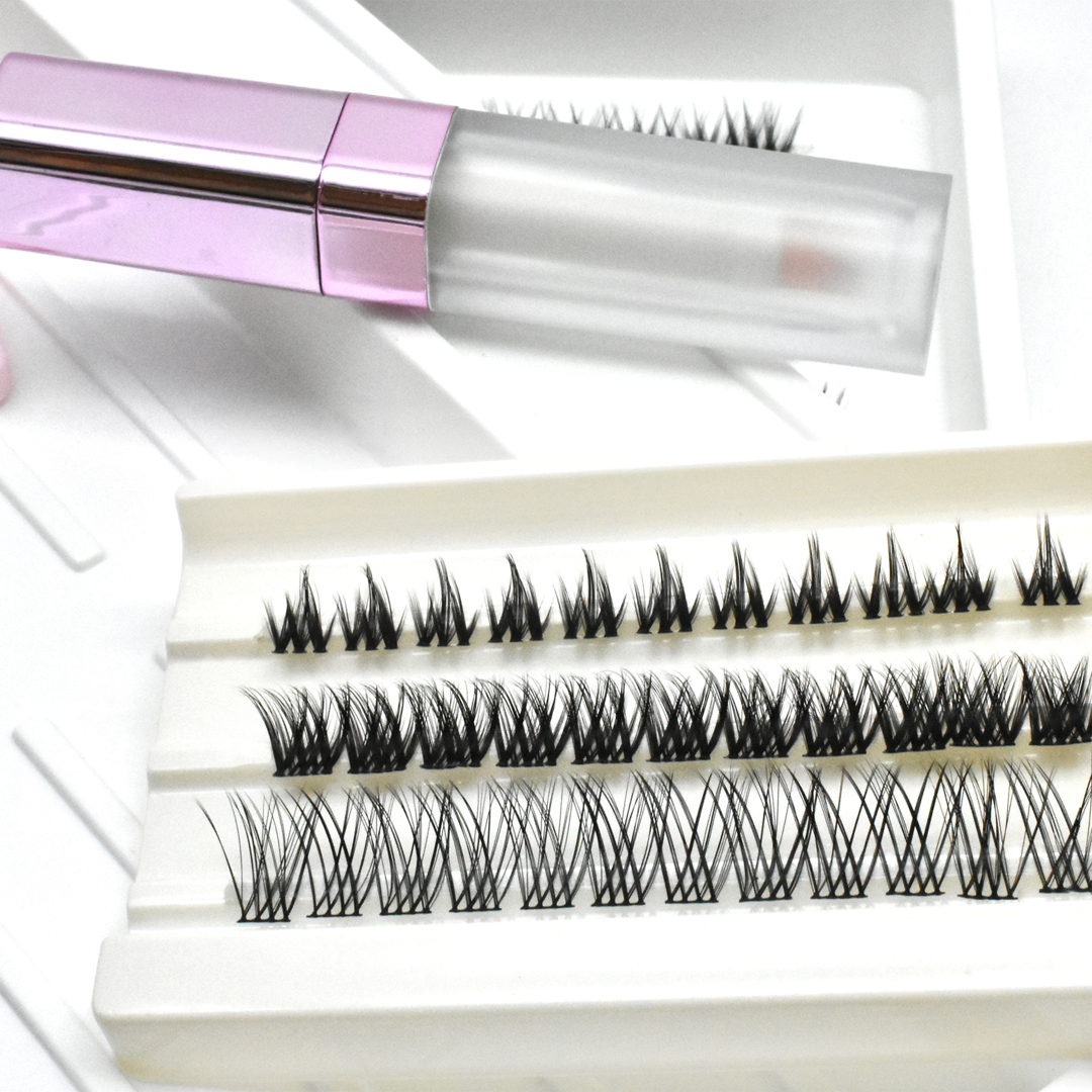 II113 - One step pre-glued eyelash super easy to take your glam eyelash look from day to night.