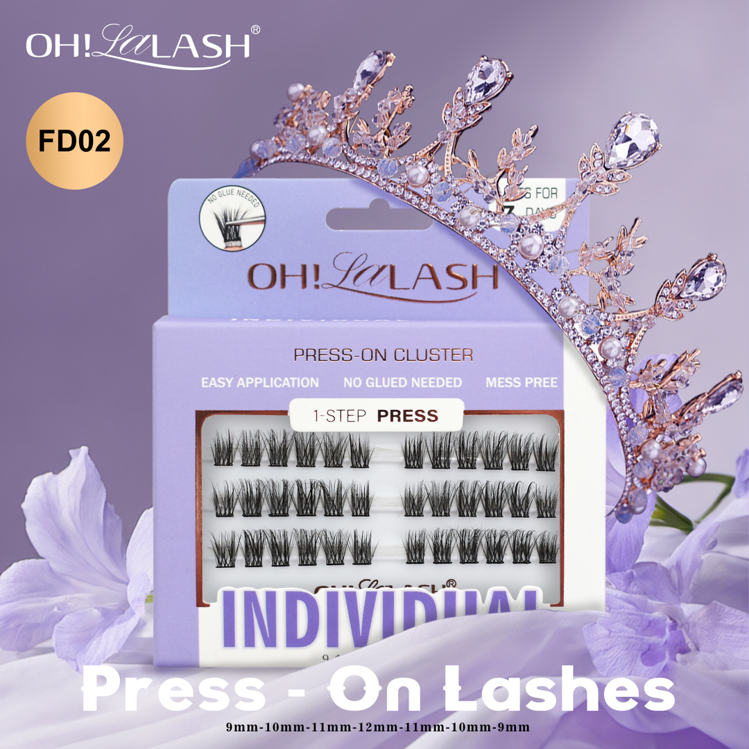 FD02 - Each cluster of eyelashes is hand-woven, featuring a feather-light texture that feels weightless when worn.